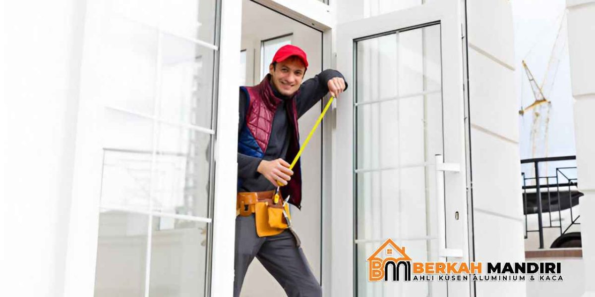 Pintu Aluminium Kaca + Ornamen di Tebet: Solusi Modern untuk Hunian Minimalis yang Stylish