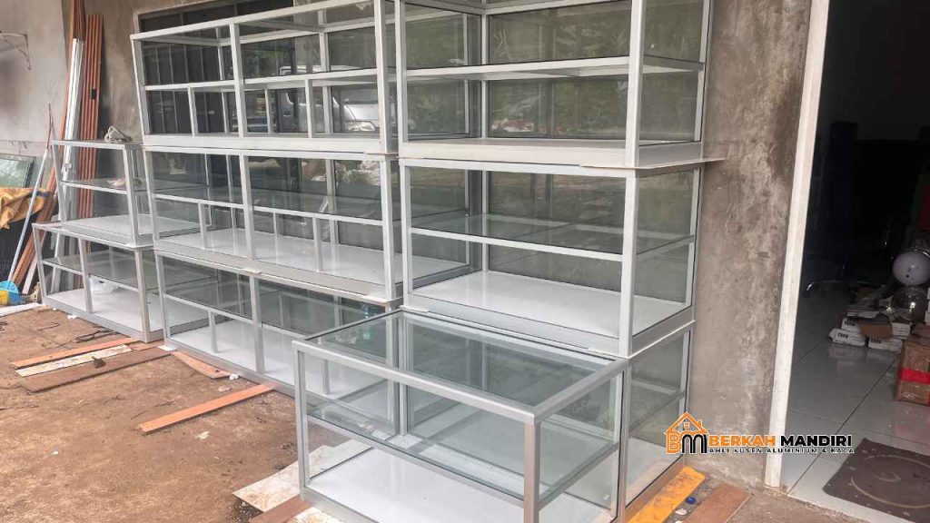 Etalase kaca warteg Babelan Bekasi minimalis modern murah