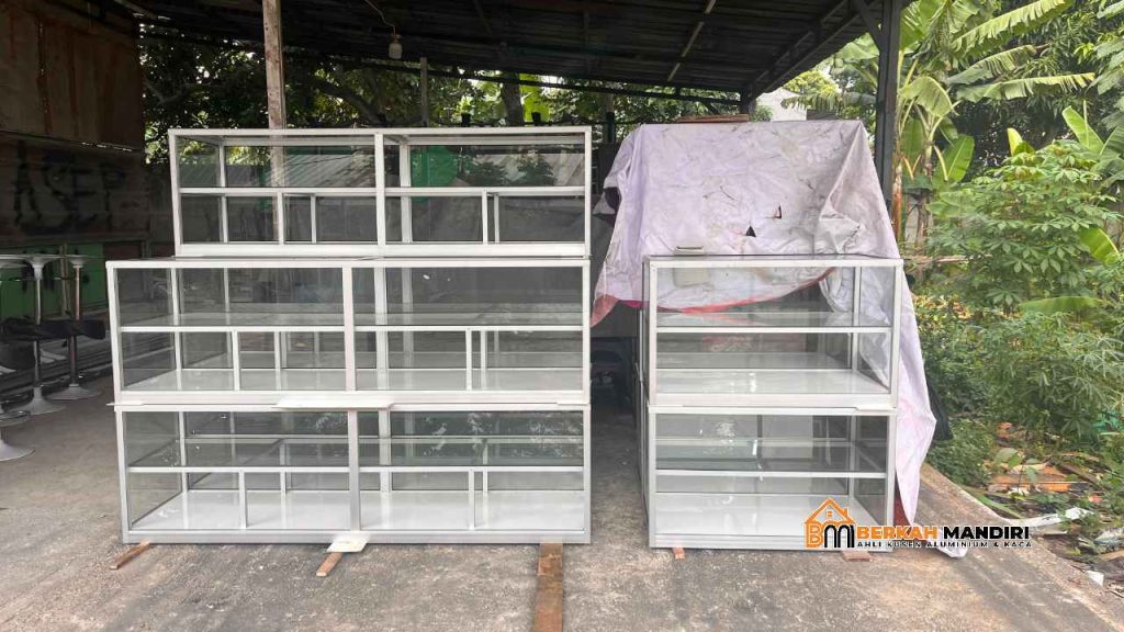 Etalase kaca warteg Babelan Bekasi minimalis modern murah