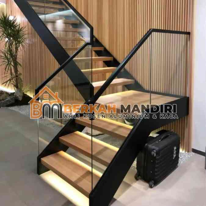 Kontraktor Railing Tangga Kaca Balkon Terbaik 2026